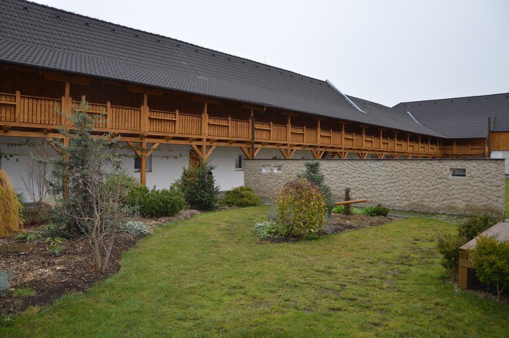 Statek 3 - Wellness & Spa Hotel Hluboka nad Vltavou Exterior photo